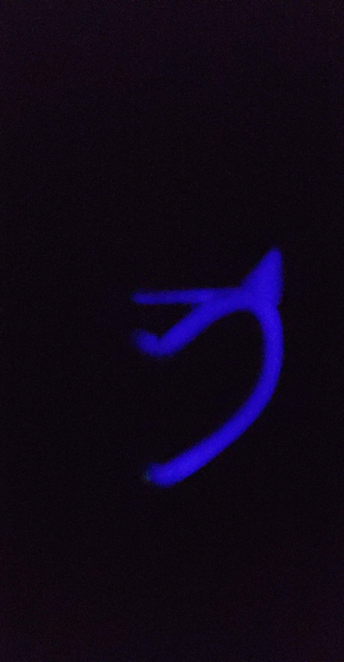 devil horn