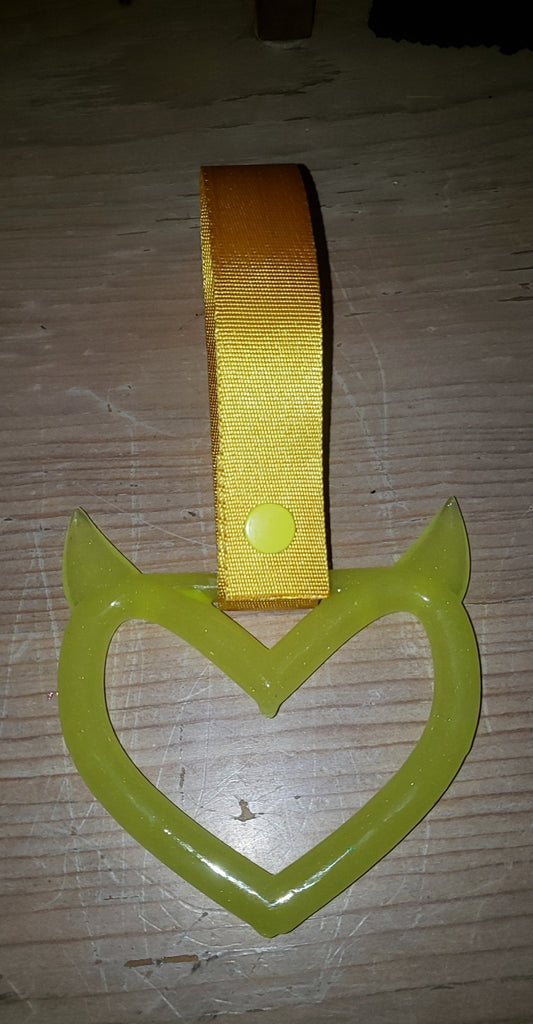devil horn